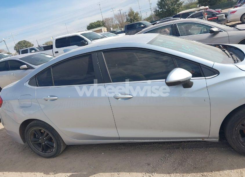 Photo 13 of 2018 Chevrolet Cruze LT AUTO (VIN 1G1BE5SM3J7114163)