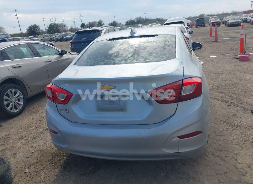 Photo 16 of 2018 Chevrolet Cruze LT AUTO (VIN 1G1BE5SM3J7114163)