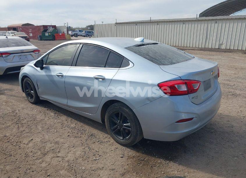 Photo 3 of 2018 Chevrolet Cruze LT AUTO (VIN 1G1BE5SM3J7114163)