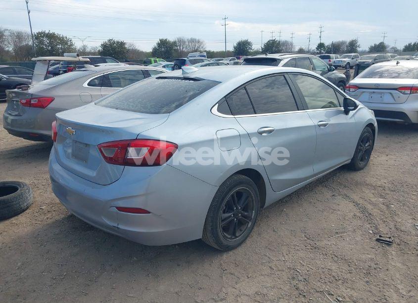Photo 4 of 2018 Chevrolet Cruze LT AUTO (VIN 1G1BE5SM3J7114163)