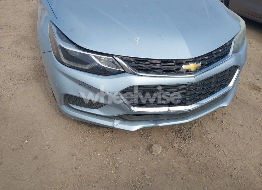 Photo 6 of 2018 Chevrolet Cruze LT AUTO (VIN 1G1BE5SM3J7114163)