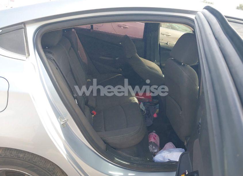 Photo 8 of 2018 Chevrolet Cruze LT AUTO (VIN 1G1BE5SM3J7114163)