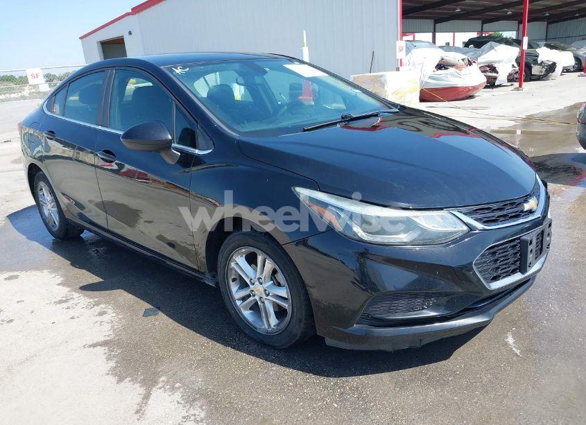 2018 Chevrolet Cruze LT AUTO (VIN 1G1BE5SM3J7118603) main photo