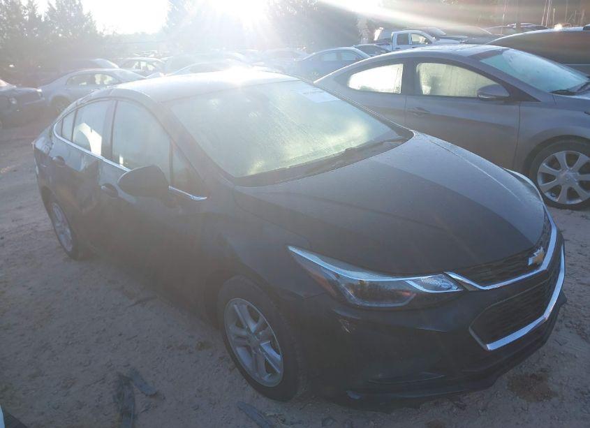 2018 Chevrolet Cruze LT AUTO (VIN 1G1BE5SM3J7120626) main photo