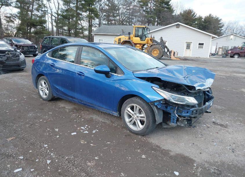 2018 Chevrolet Cruze LT AUTO (VIN 1G1BE5SM3J7120951) main photo