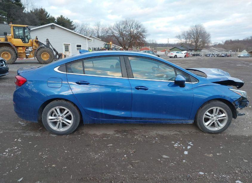Photo 14 of 2018 Chevrolet Cruze LT AUTO (VIN 1G1BE5SM3J7120951)