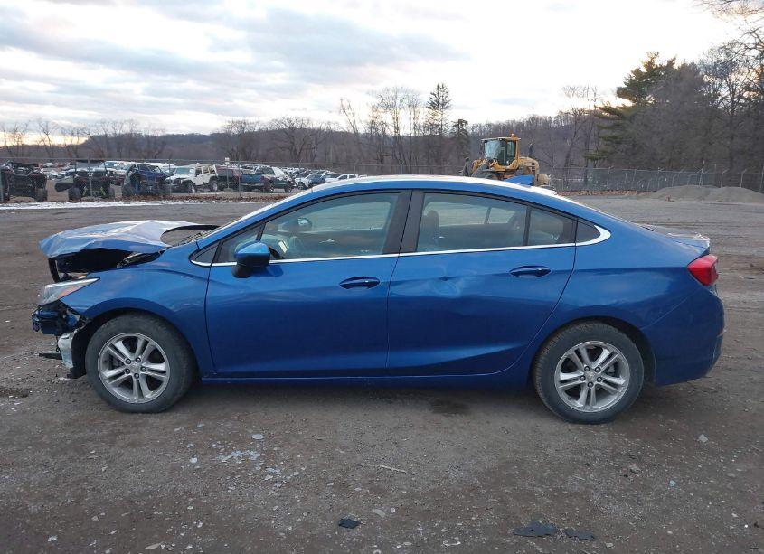 Photo 15 of 2018 Chevrolet Cruze LT AUTO (VIN 1G1BE5SM3J7120951)