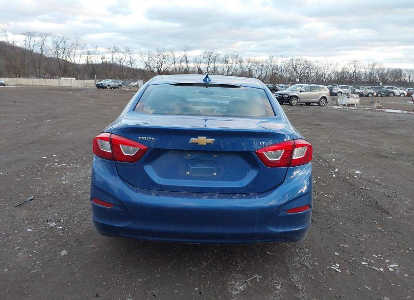 Photo 17 of 2018 Chevrolet Cruze LT AUTO (VIN 1G1BE5SM3J7120951)