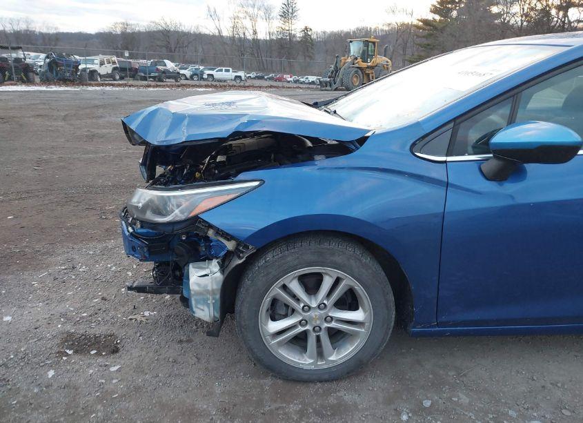 Photo 19 of 2018 Chevrolet Cruze LT AUTO (VIN 1G1BE5SM3J7120951)