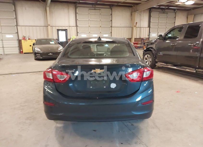 Photo 16 of 2018 Chevrolet Cruze LT AUTO (VIN 1G1BE5SM3J7122747)