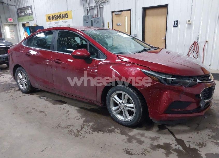 2018 Chevrolet Cruze LT AUTO (VIN 1G1BE5SM3J7125115) main photo