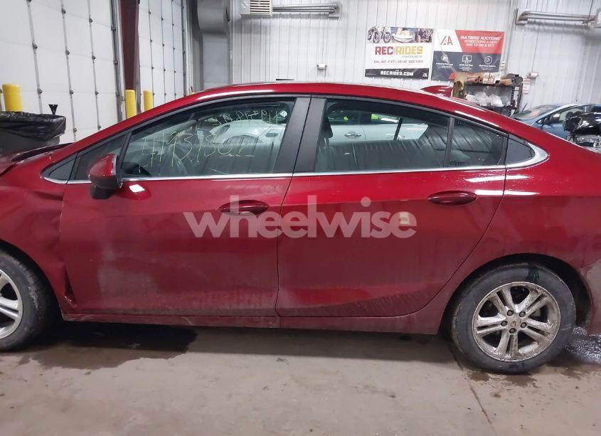 Photo 14 of 2018 Chevrolet Cruze LT AUTO (VIN 1G1BE5SM3J7125115)