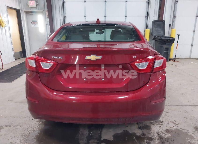 Photo 16 of 2018 Chevrolet Cruze LT AUTO (VIN 1G1BE5SM3J7125115)