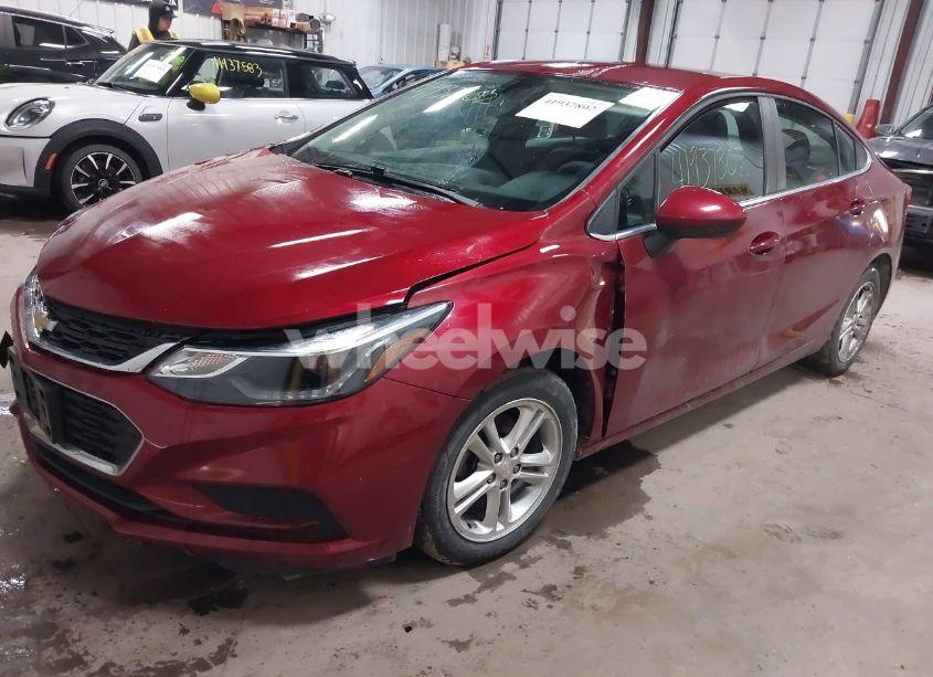 Photo 2 of 2018 Chevrolet Cruze LT AUTO (VIN 1G1BE5SM3J7125115)