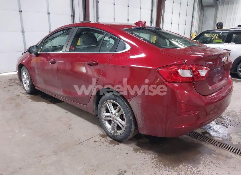 Photo 3 of 2018 Chevrolet Cruze LT AUTO (VIN 1G1BE5SM3J7125115)