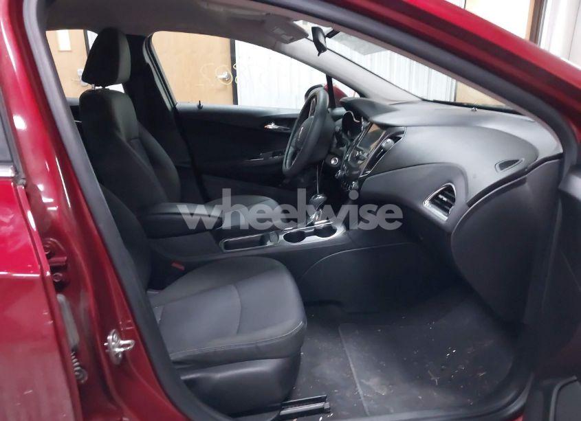 Photo 5 of 2018 Chevrolet Cruze LT AUTO (VIN 1G1BE5SM3J7125115)