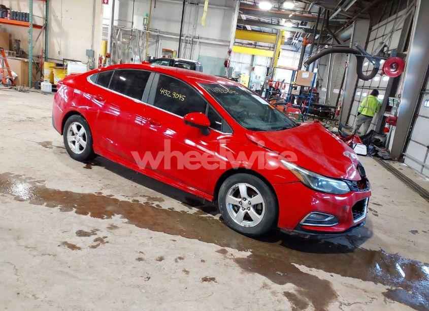 2018 Chevrolet Cruze LT AUTO (VIN 1G1BE5SM3J7131058) main photo