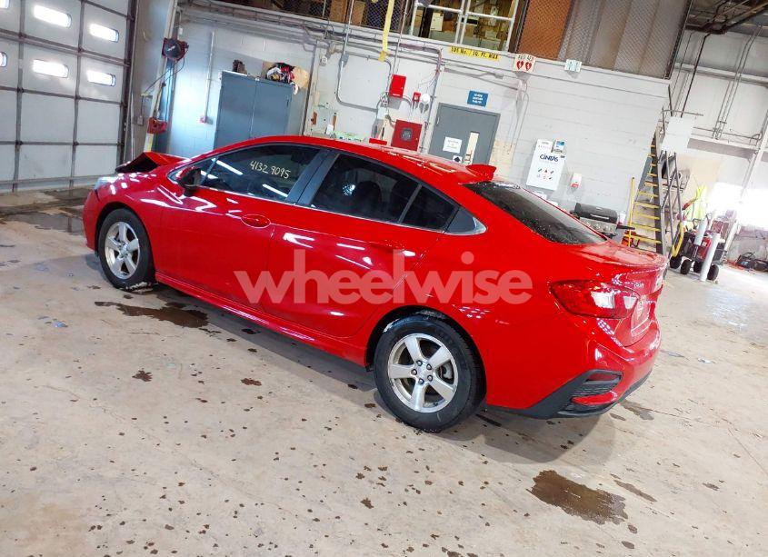 Photo 3 of 2018 Chevrolet Cruze LT AUTO (VIN 1G1BE5SM3J7131058)