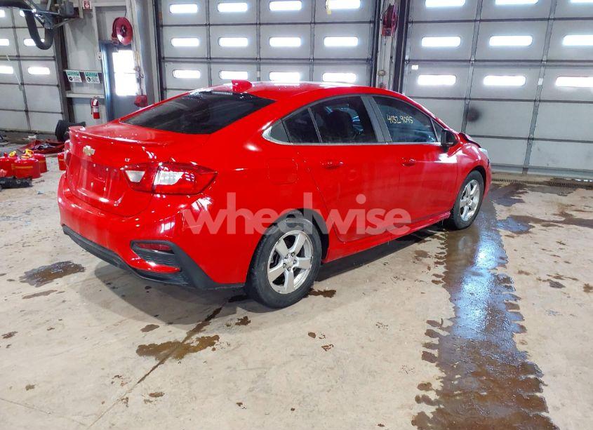 Photo 4 of 2018 Chevrolet Cruze LT AUTO (VIN 1G1BE5SM3J7131058)