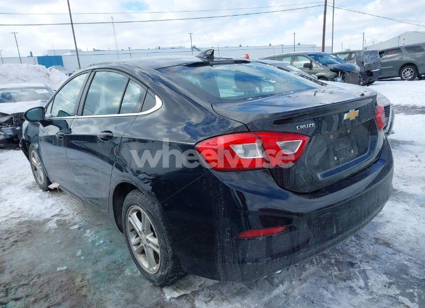 Photo 3 of 2018 Chevrolet Cruze LT AUTO (VIN 1G1BE5SM3J7132369)