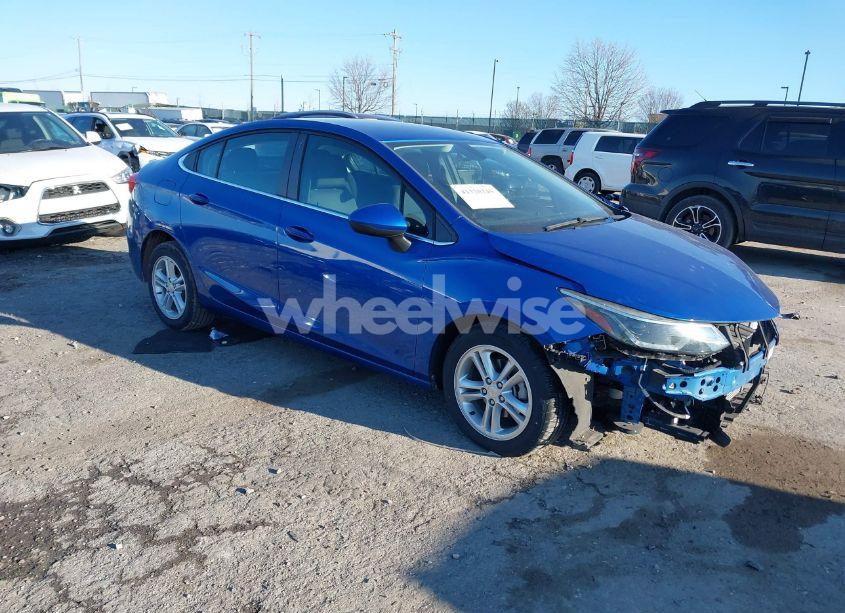 2018 Chevrolet Cruze LT AUTO (VIN 1G1BE5SM3J7134977) main photo