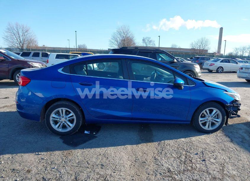 Photo 14 of 2018 Chevrolet Cruze LT AUTO (VIN 1G1BE5SM3J7134977)