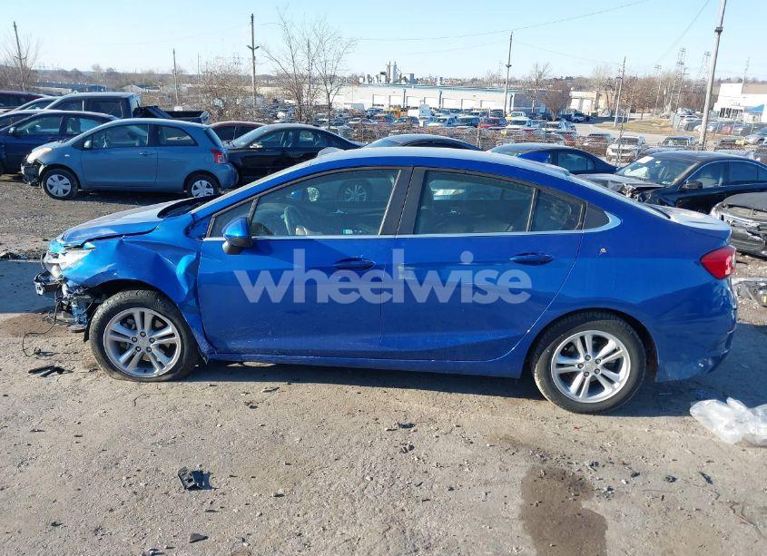 Photo 15 of 2018 Chevrolet Cruze LT AUTO (VIN 1G1BE5SM3J7134977)