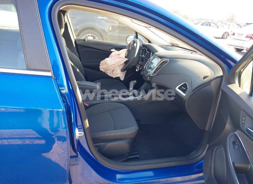 Photo 5 of 2018 Chevrolet Cruze LT AUTO (VIN 1G1BE5SM3J7134977)