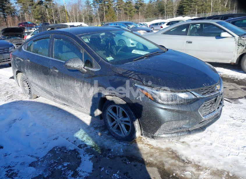 2018 Chevrolet Cruze LT AUTO (VIN 1G1BE5SM3J7141220) main photo