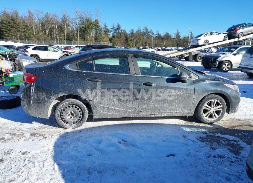 Photo 14 of 2018 Chevrolet Cruze LT AUTO (VIN 1G1BE5SM3J7141220)