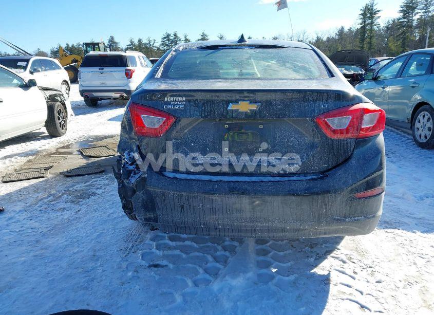 Photo 17 of 2018 Chevrolet Cruze LT AUTO (VIN 1G1BE5SM3J7141220)