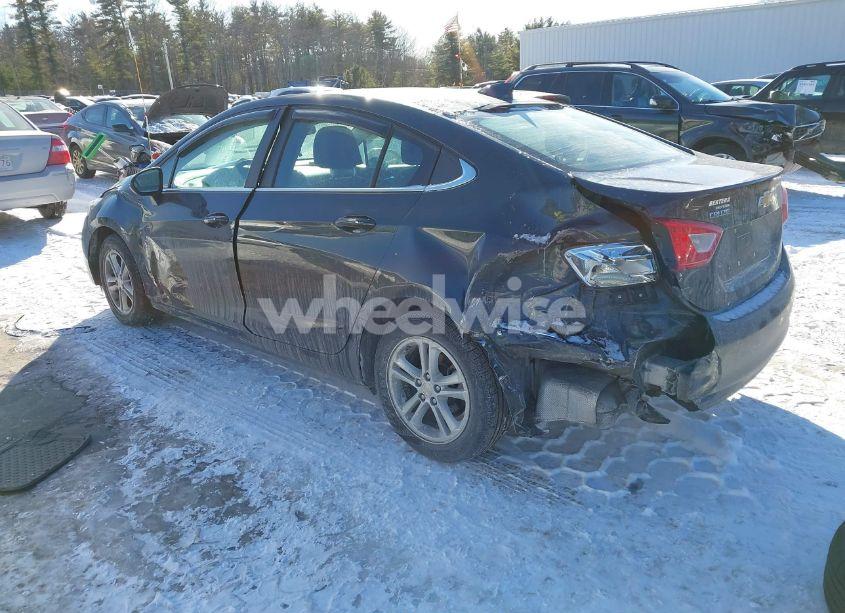 Photo 3 of 2018 Chevrolet Cruze LT AUTO (VIN 1G1BE5SM3J7141220)