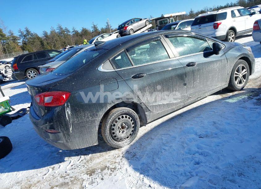 Photo 4 of 2018 Chevrolet Cruze LT AUTO (VIN 1G1BE5SM3J7141220)