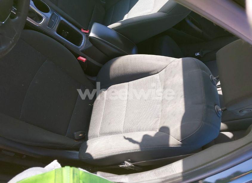 Photo 9 of 2018 Chevrolet Cruze LT AUTO (VIN 1G1BE5SM3J7141220)