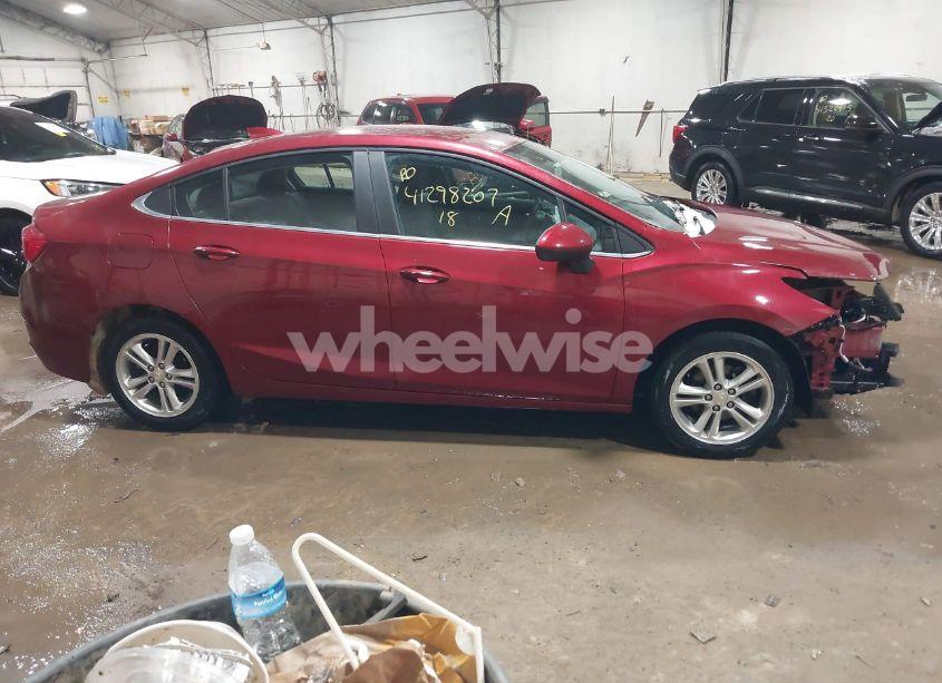 Photo 14 of 2018 Chevrolet Cruze LT AUTO (VIN 1G1BE5SM3J7142125)