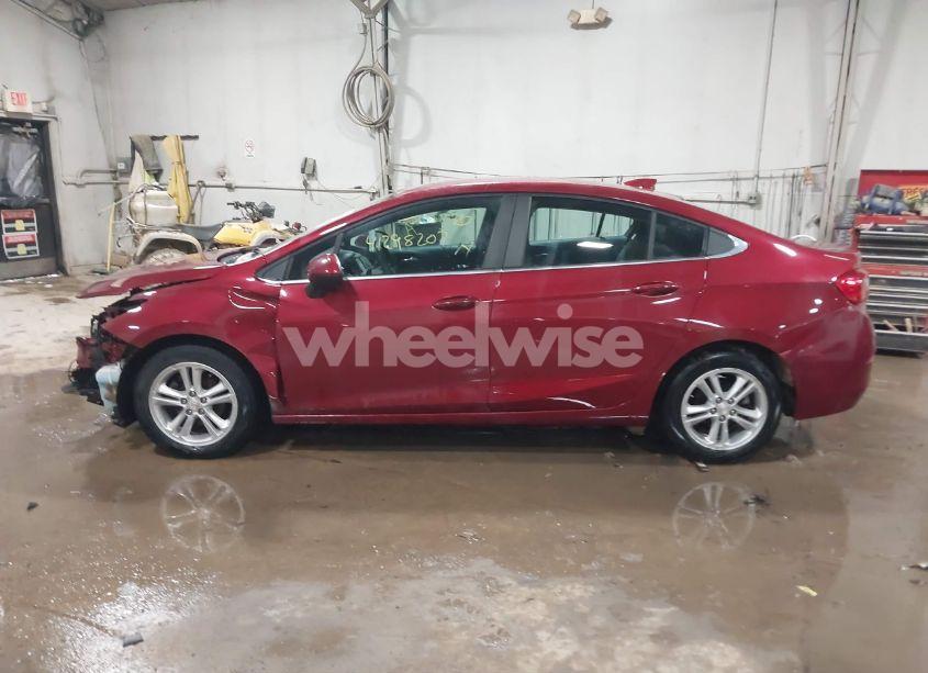 Photo 15 of 2018 Chevrolet Cruze LT AUTO (VIN 1G1BE5SM3J7142125)