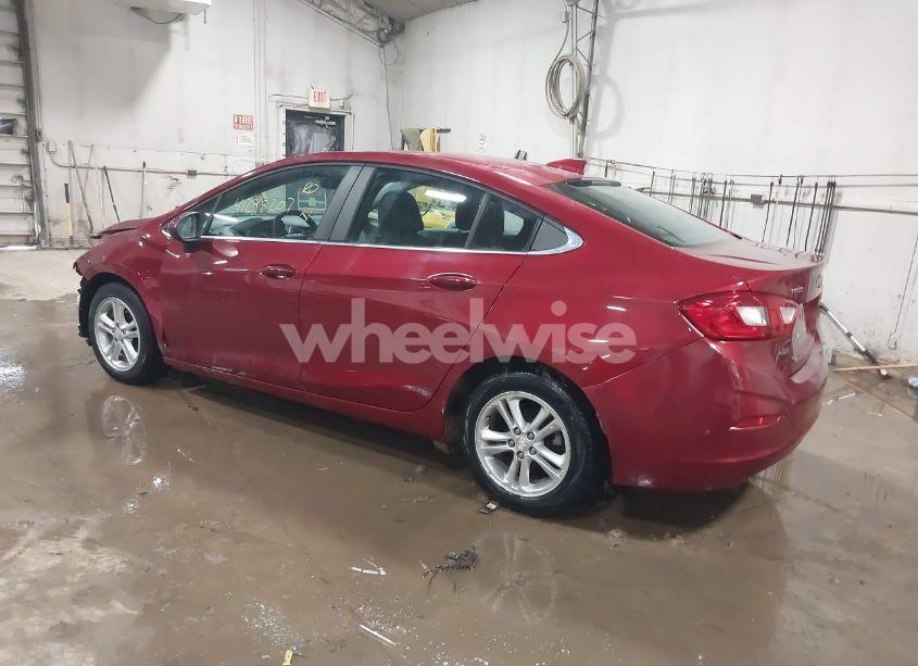 Photo 3 of 2018 Chevrolet Cruze LT AUTO (VIN 1G1BE5SM3J7142125)