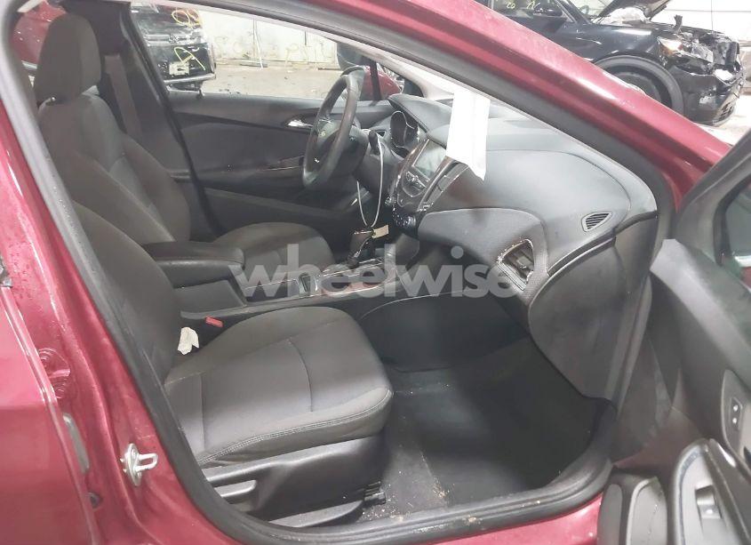 Photo 5 of 2018 Chevrolet Cruze LT AUTO (VIN 1G1BE5SM3J7142125)