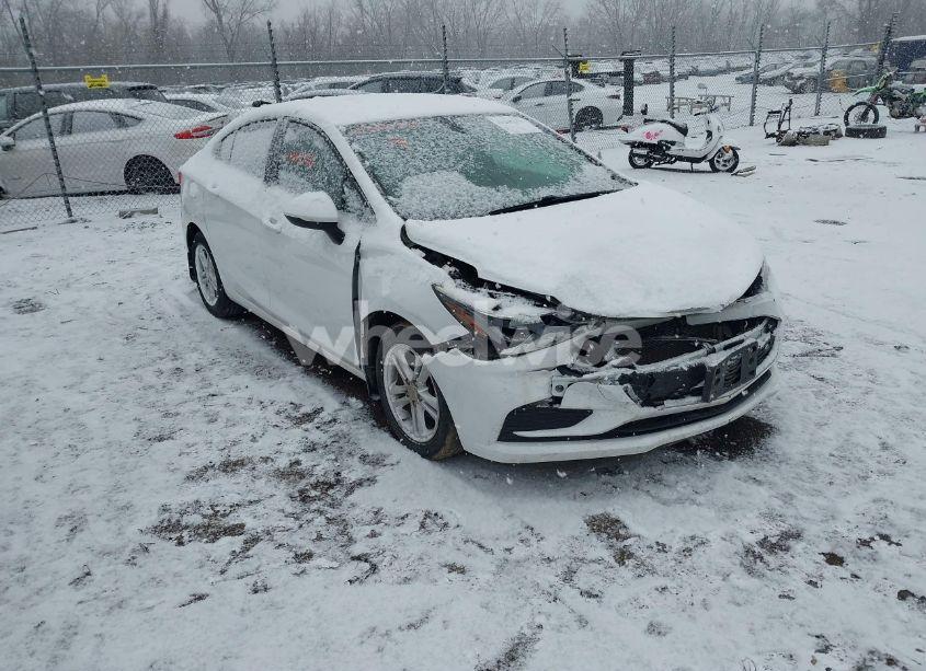 2018 Chevrolet Cruze LT AUTO (VIN 1G1BE5SM3J7149415) main photo