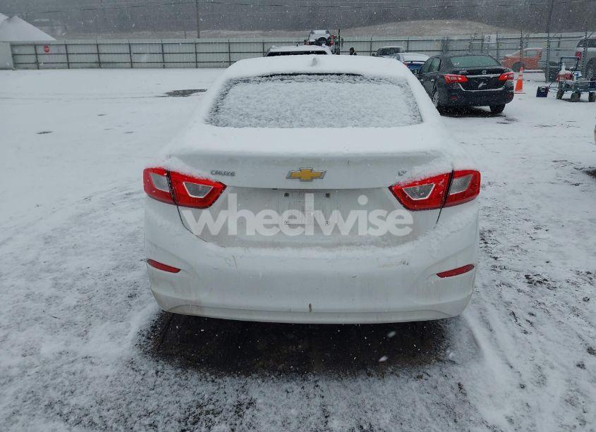 Photo 16 of 2018 Chevrolet Cruze LT AUTO (VIN 1G1BE5SM3J7149415)