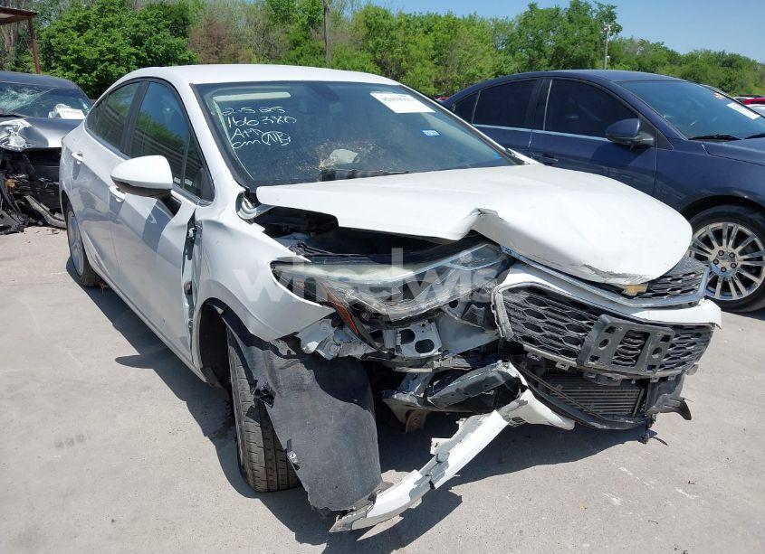 2018 Chevrolet Cruze LT AUTO (VIN 1G1BE5SM3J7154243) main photo