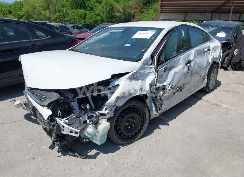 Photo 2 of 2018 Chevrolet Cruze LT AUTO (VIN 1G1BE5SM3J7154243)