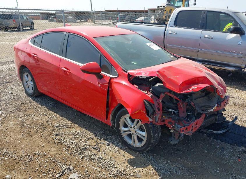 2018 Chevrolet Cruze LT AUTO (VIN 1G1BE5SM3J7163640) main photo