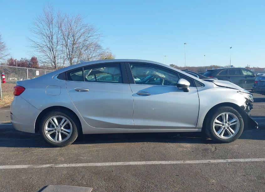Photo 13 of 2018 Chevrolet Cruze LT AUTO (VIN 1G1BE5SM3J7168613)