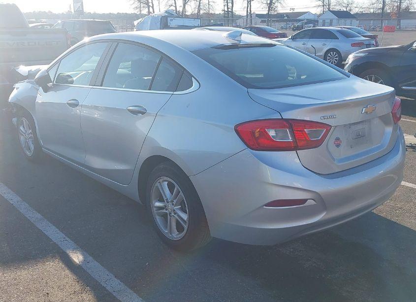 Photo 3 of 2018 Chevrolet Cruze LT AUTO (VIN 1G1BE5SM3J7168613)