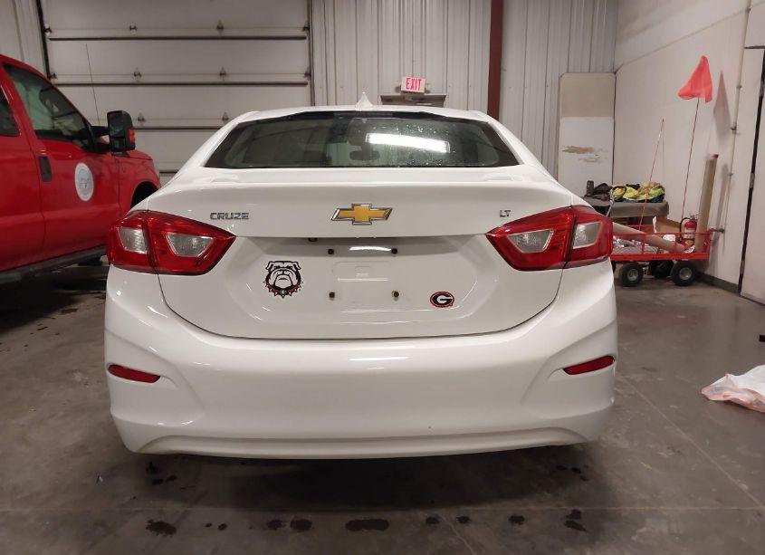 Photo 16 of 2018 Chevrolet Cruze LT AUTO (VIN 1G1BE5SM3J7174895)