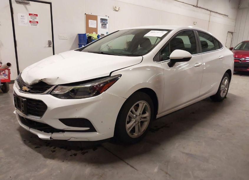 Photo 2 of 2018 Chevrolet Cruze LT AUTO (VIN 1G1BE5SM3J7174895)