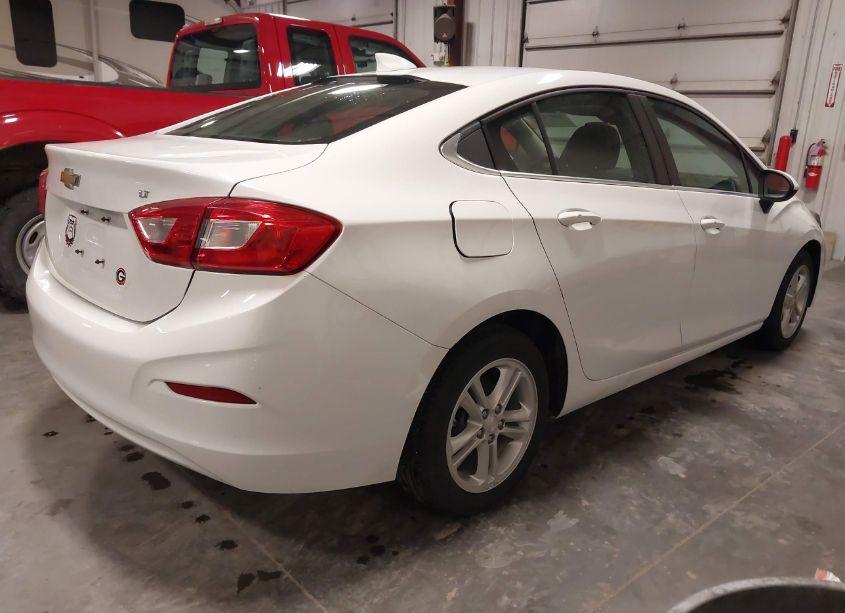 Photo 4 of 2018 Chevrolet Cruze LT AUTO (VIN 1G1BE5SM3J7174895)