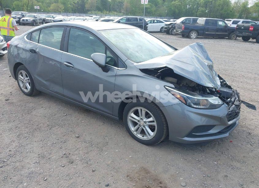2018 Chevrolet Cruze LT AUTO (VIN 1G1BE5SM3J7184665) main photo