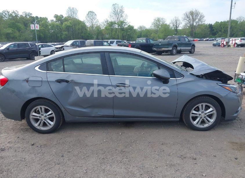 Photo 13 of 2018 Chevrolet Cruze LT AUTO (VIN 1G1BE5SM3J7184665)